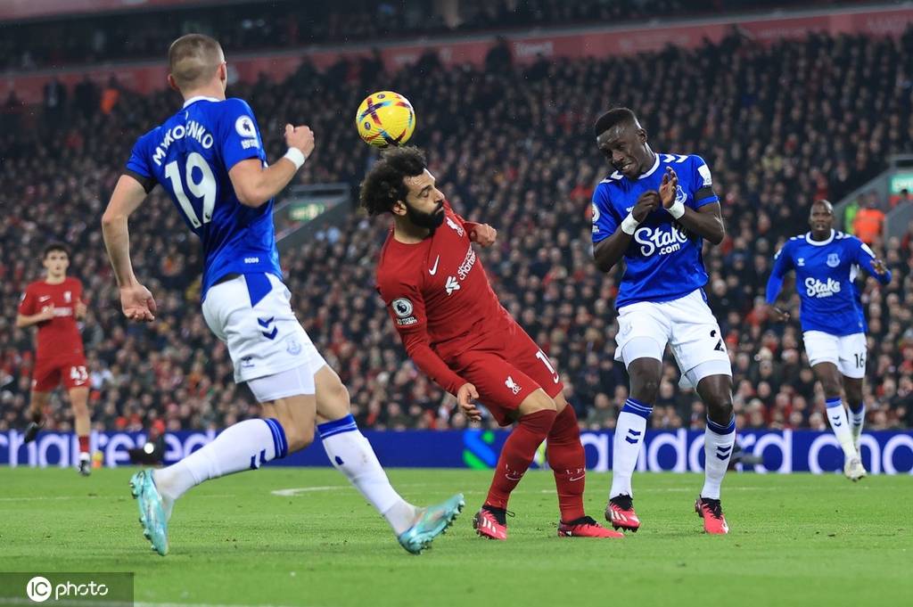 水晶宫球员格伊转会传闻：逼宫利物浦真相与未果分析